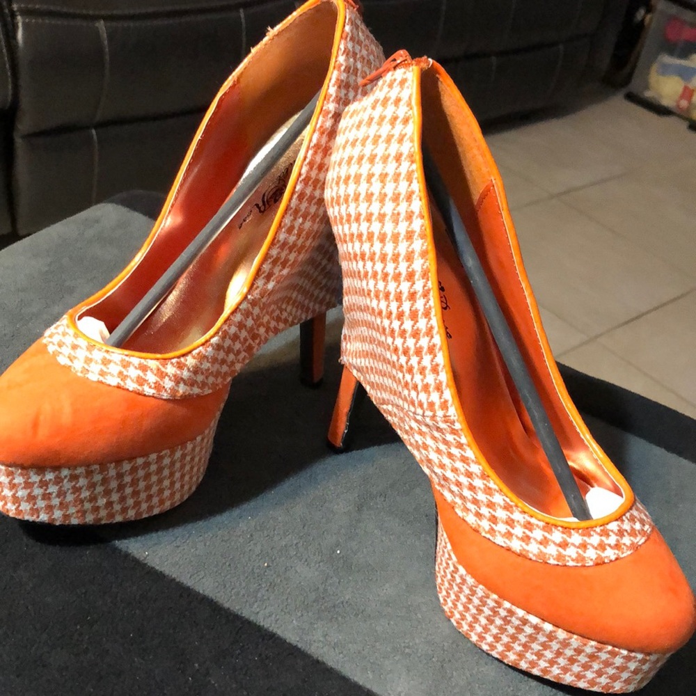 New in Box, Ladies Orange/White Gingham Style Platform Heel w/back zipper